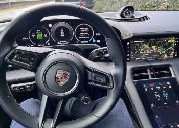Onbeperkte snelheid op de Autobahn: drie op tien Nederlanders willen dat ook in eigen land